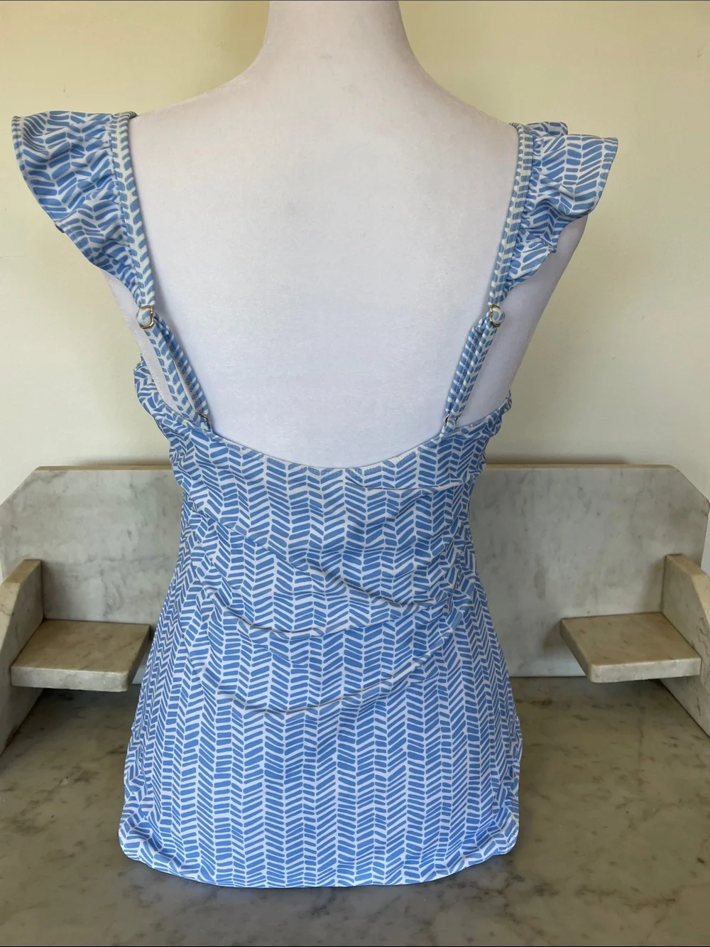 VINEYARD VINES Bayside Blue and White Chevron Ruffle Strap One-Piece Swimsuit M